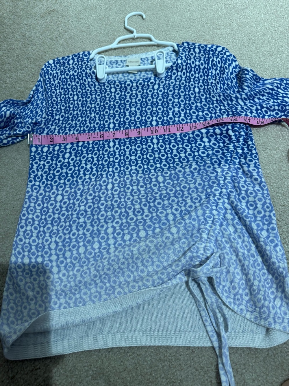 Chico’s Blue/ White Geometric Ombre Circle Dot w Side Cinch Sweater Size 0 (SM) - Picture 4 of 7